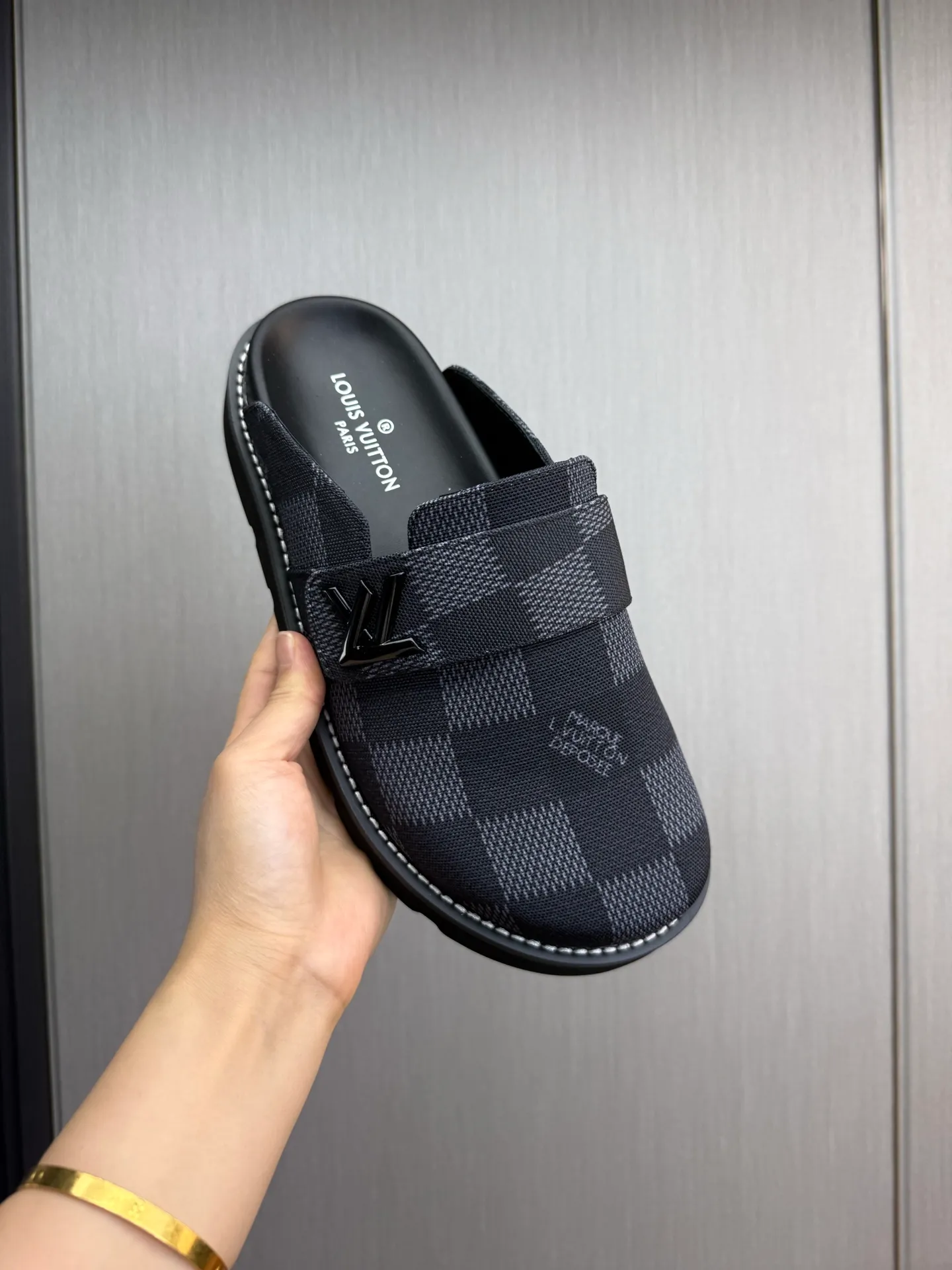Men's shoes 💰420💰 Lv. hot selling men's slippers 🔥 🩴Official website one to one production 38-45 sizes 45 46 🉑️Customized!